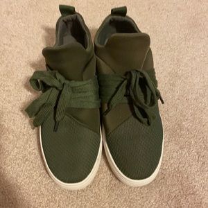 Steve Madden slip on